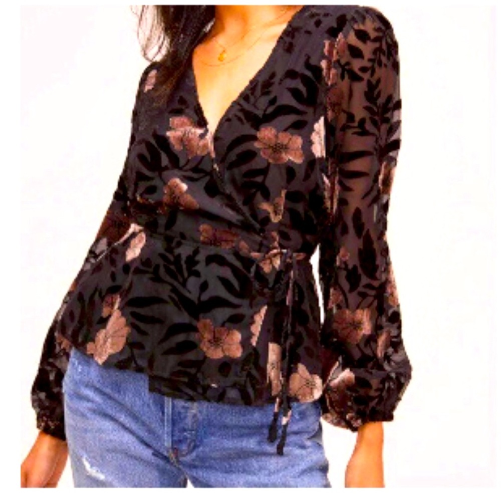 Astr the Label Velvet burnout top